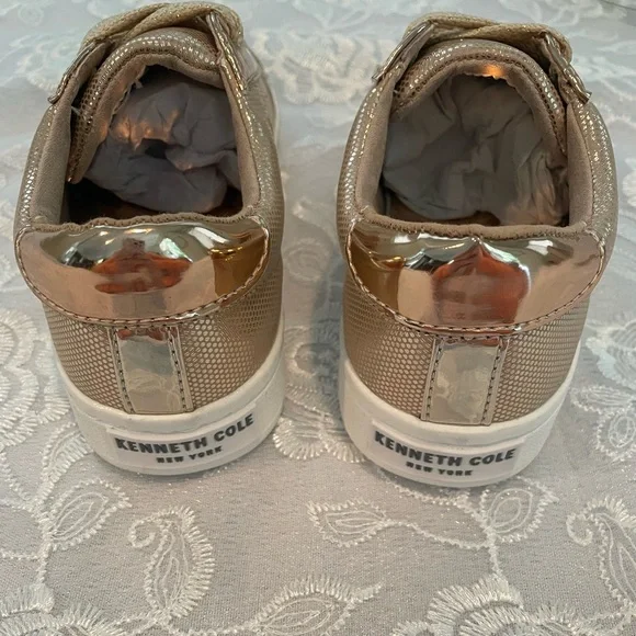 NEW Kenneth Cole Metallic Sneakers Kids - Picture 4 of 5